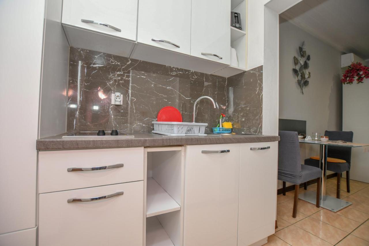 Apartment Camelia Πόρετς Εξωτερικό φωτογραφία