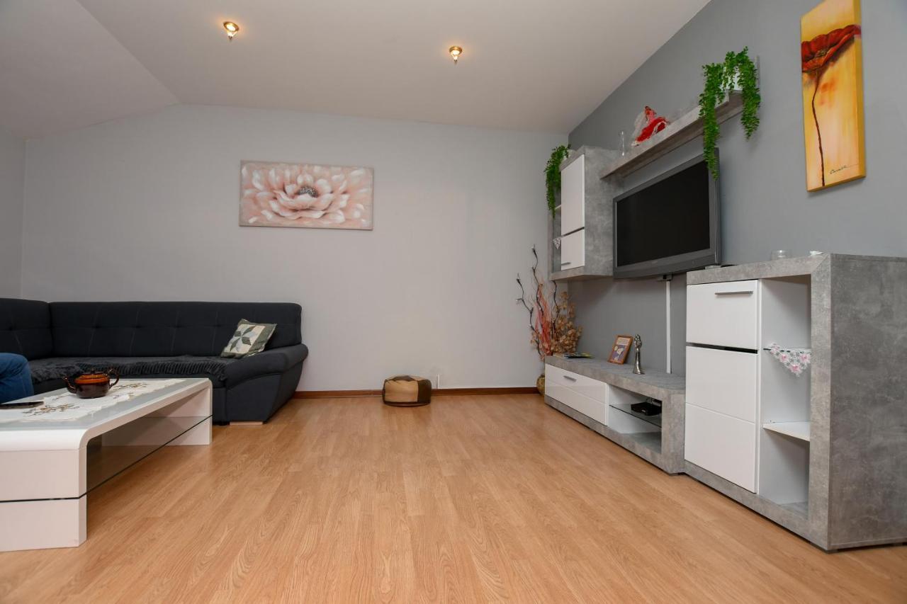 Apartment Camelia Πόρετς Εξωτερικό φωτογραφία