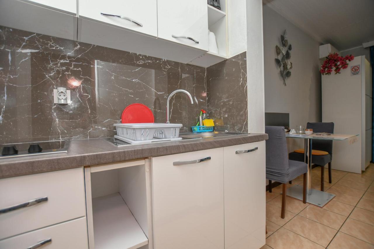 Apartment Camelia Πόρετς Εξωτερικό φωτογραφία